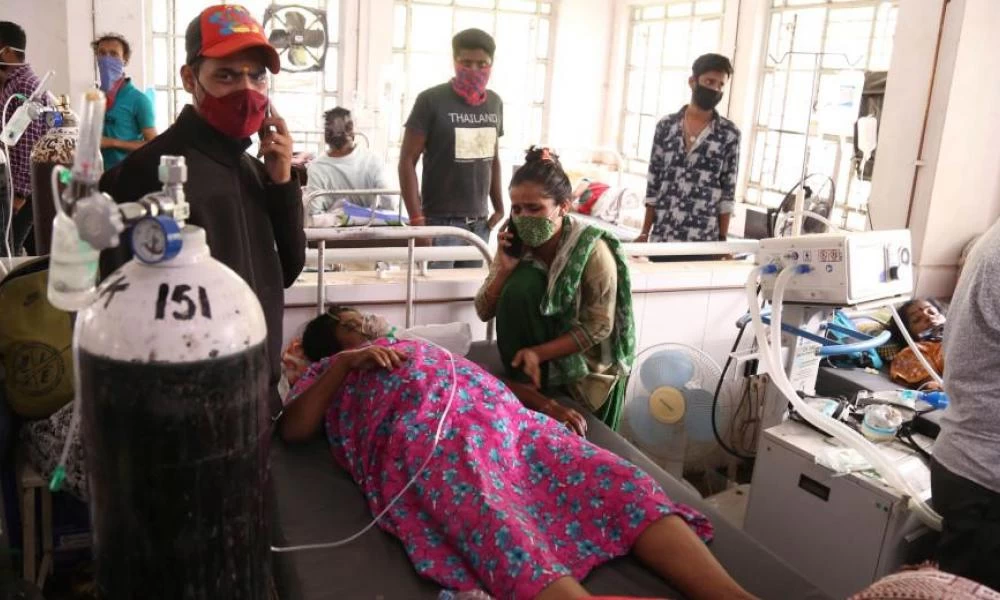 Ινδία: Πάνω από 4.000 νεκροί και 343.000 κρούσματα το τελευταίο 24ωρο